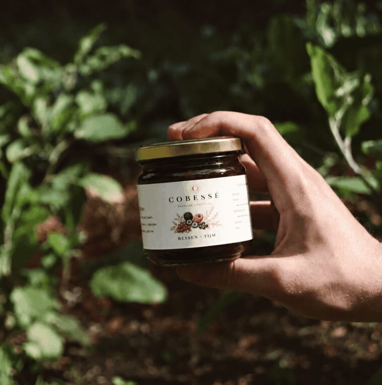 Sam toont Cobesse confiture